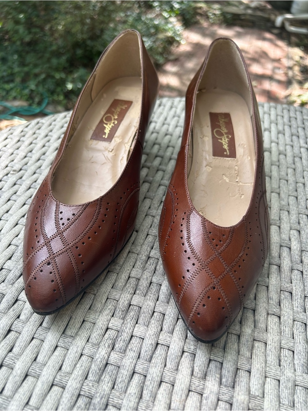 Vintage Whisper Steps Brown Leather Pointed Toe Pumps